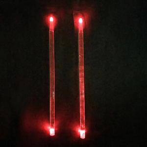 Bonito diseño <span class=keywords><strong>5A</strong></span> LED acrílico Drum Stick colorido fresco intermitente puesta en escena Stick accesorios para instrumentos que funcionan con pilas - Product Image 2