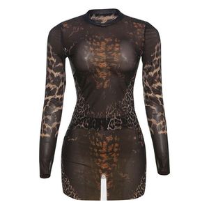 Ensemble 2 pièces en maille transparente à imprimé léopard haut sexy à manches longues et mini jupe pour femmes avec une <span class=keywords><strong>tenue</strong></span> de club de minuit séduisante - Product Image 1