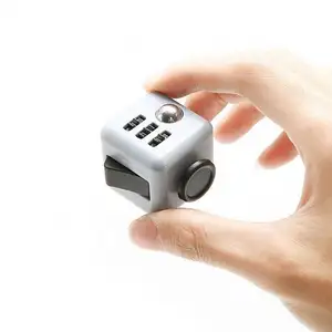 Color Box Temu Offre Spéciale Fidget Cube Dice Soulage le Stress et l'Anxiété Cube Jouets 6 Côtés Plusieurs Façons Fidget Cube Plastique GP 40g