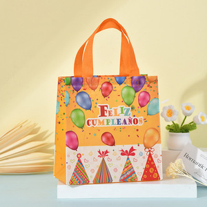 Sac en papier de luxe à motif gâteau de dessin animé avec poignée gilet, personnalisable, pour emballage de vêtements <span class=keywords><strong>et</strong></span> utilisation en centre commercial - Product Image 5