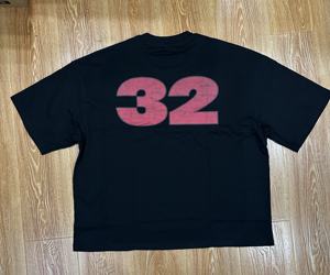 เสื้อยืดทรงบ็อกซี่ คอโอ ผ้าคอตตอน 100% หนัก 240 แกรม พิมพ์ลายดิจิตอล ทรงครอป สำหรับผู้ชาย - Product Image 3