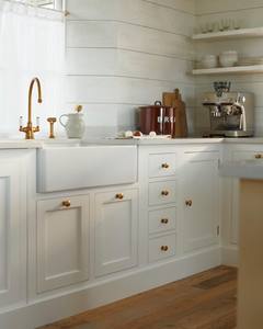 Cuisine américaine sur mesure Vermonhouzz avec des tabourets <span class=keywords><strong>de</strong></span> <span class=keywords><strong>bar</strong></span> en <span class=keywords><strong>rotin</strong></span> et un crédence en carreaux floraux pour un intérieur haut <span class=keywords><strong>de</strong></span> gamme - Product Image 4