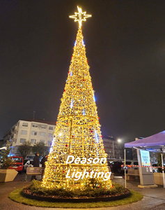 Lớn Mới Phong Cách Chiếu Sáng Trang Trí Cây Giáng Sinh Tùy Chỉnh 20ft 30ft 40ft 50ft Khổng Lồ Ngoài Trời LED Thương Mại Cây Giáng Sinh - Product Image 1