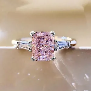 草石定制女性奢华简约饰品精致5A宝石镀银粉色方形氧化锆水晶戒指