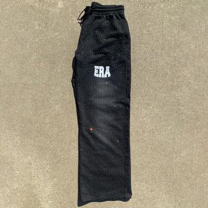 Pantalon de survêtement évasé décontracté de haute qualité effet délavé, avec logo personnalisé, en coton éponge respirant et écologique pour homme - Product Image 4