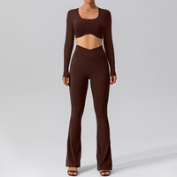 Pantalon d'entraînement évasé en nylon personnalisé pour femmes, leggings de gymnastique ajustés avec jambe large et conception de levage des fesses pour ensemble de yoga de remise en forme