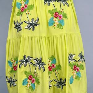 Vestido Midi Elegante para Mujer, Diseño Personalizado, Bordado, con Volantes y Smocking - Product Image 4