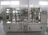Ligne de production entièrement automatique de machine de remplissage d'eau minérale pure potable en bouteille