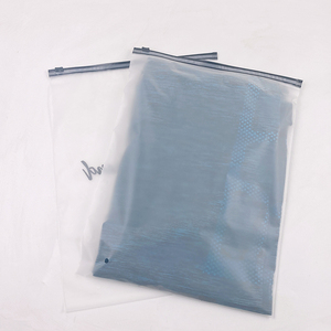 Commercio all'ingrosso logo Personalizzato Glassato sacchetto di <span class=keywords><strong>Plastica</strong></span> Vestiti Zip Blocco Auto di Tenuta Sacchetto di Confezionamento di Abbigliamento Richiudibile Glassato Sacchetto Della Chiusura Lampo - Product Image 2