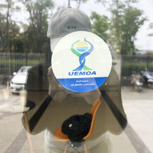 Pegatinas de Vinilo Transparente Personalizadas, Duraderas, Resistentes a los Rayos UV, Removibles, con Impresión Inversa, <span class=keywords><strong>para</strong></span> <span class=keywords><strong>Ventanas</strong></span> y <span class=keywords><strong>Vidrios</strong></span> - Product Image 6