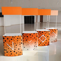 Comptoir promotionnel pliable en PP pour la vente en gros, table d'exposition portable pour salons professionnels et présentation de produits commerciaux