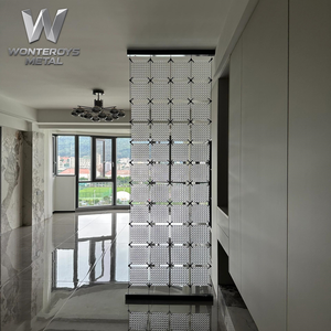 Divisorio <span class=keywords><strong>in</strong></span> <span class=keywords><strong>Vetro</strong></span> <span class=keywords><strong>e</strong></span> Metallo Personalizzato, Finitura PVD Oro <span class=keywords><strong>e</strong></span> Nero <span class=keywords><strong>in</strong></span> Acciaio SUS304 per Uffici di Lusso, Hall, Hotel, Saloni <span class=keywords><strong>e</strong></span> Ristoranti - Product Image 4