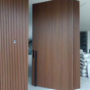 Porte d'<span class=keywords><strong>entrée</strong></span> pivotante en bois massif moderne pour les villas résidentielles australiennes Conception de lamelles verticales extérieures pour les entrées de <span class=keywords><strong>maison</strong></span> - Product Image 1
