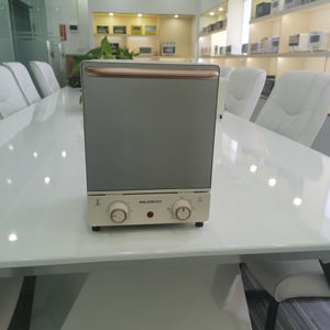 <span class=keywords><strong>Four</strong></span> électrique multifonctionnel de capacité 10L/12L avec <span class=keywords><strong>porte</strong></span> en verre miroir et détails de grain de bois 800W usage domestique - Product Image 1