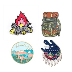 Pin de solapa personalizado del fabricante Oneway para senderismo, montañismo, exploración forestal, aventura al aire libre, camping y tiendas de campaña, con diseño de esmalte. - Product Image 5