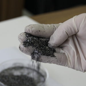 Poudre de <span class=keywords><strong>graphite</strong></span> naturel en flocons à prix direct usine pour usage métallurgique industriel – <span class=keywords><strong>Graphite</strong></span> à haute conductivité thermique - Product Image 1