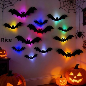 6 décorations murales <span class=keywords><strong>LED</strong></span> en forme de chauve-souris pour Halloween, autocollants muraux en feutre lumineux, chauve-souris volantes pour la décoration de fête d'Halloween - Product Image 1