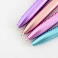 O & Q Regalo de lujo Bolígrafos Hermosa forma de arco Brillo brillante Diamantes triturados 0,7mm Escritura Plástico Precio de fábrica para papelería