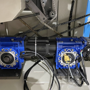 Machine d'emballage horizontale SPK320B Flow Pack pour bonbons, sucettes, emballages souples et durs, avec film alimentaire et collage - Product Image 4