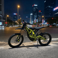 Vélo électrique tout-terrain léger Light Bee X Surron, cadre en aluminium, pneus CST, pour la conduite en forêt et les cascades.