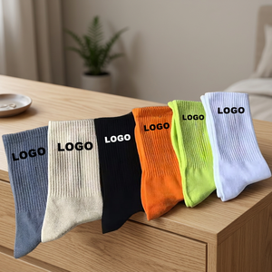 Chaussettes pour femmes en coton 100% - Longueur mi-mollet - Couleur unie - Respirantes - Usage quotidien - Chaussettes tricotées avec impression de logo - Product Image 1