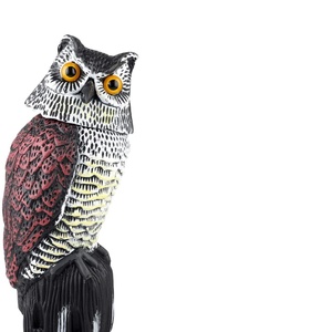 Éloigne-oiseaux réaliste en plastique, hibou répulsif avec tête rotative pour jardin, cour, protection extérieure contre les nuisibles - Product Image 1