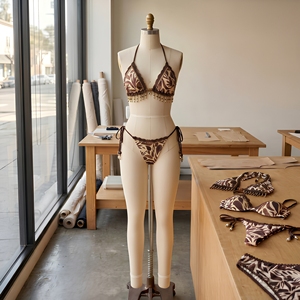 Conjunto de Bikini de Dos Piezas con Borlas Tejidas a Mano, Diseño Personalizado Ecológico, con Cuentas y Lazos Laterales - Product Image 2