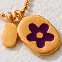 Collier personnalisé Mylove avec chaîne à perles mignonne, pendentif fleur en laiton plaqué or 18 carats et émail violet brossé pour femme