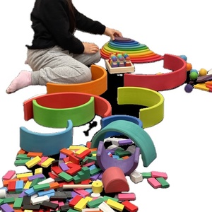 مجموعة ألعاب مرحة بألوان قوس قزح مقوسة بأربعة كتل بناء تعليمية لأمواج المرجان للأطفال مصنوعة من الخشب - Product Image 1