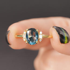 Anello da Donna T0542 con Acquamarina Ovale Naturale, Montatura a Griffe, Anelli di Fidanzamento alla Moda - Product Image 2