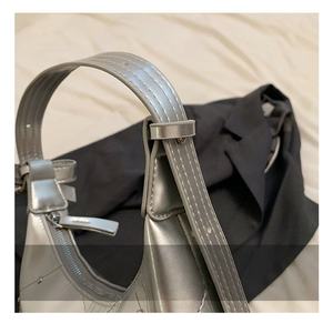 Nuevo Bolso de Mano de Cuero PU a la Moda para Chicas, Gran Capacidad, Cierre de Cremallera de Lujo, Cadena con Correa de Hombro de Fibra de Poliéster - Product Image 5