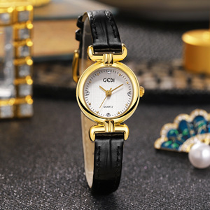Montre pour femme minimaliste de niche avec un petit cadran, une touche de luxe, bracelet en cuir, montre à quartz - Product Image 2