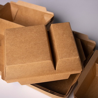 Eco Custom Printing Wegwerp 1200ml Afhaallocaties Kraft Papier Bakjes met Deksel Saladebox Voedselcontainer Gratis Samples