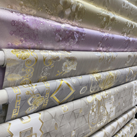 Nappe en PVC Imprimée Florale Moderne Non Tissée Personnalisée Imperméable et Anti-Huile Jetable en Rouleau pour Table de Mariage et de Dîner