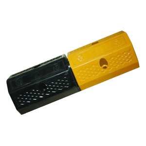 Cale de roue en caoutchouc massif pour remorque - Product Image 1