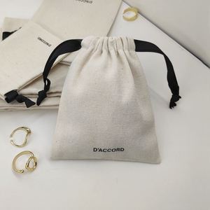 Bolsa de Algodón y Lino con Cordón y Logotipo Dorado Personalizado, Bolsa de Regalo de Algodón Muselina Verde para Velas - Product Image 4