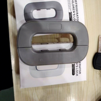 Loquet de porte de réfrigérateur anti-pincement, sécurité enfant, gris et blanc, style minimaliste, marque OEM