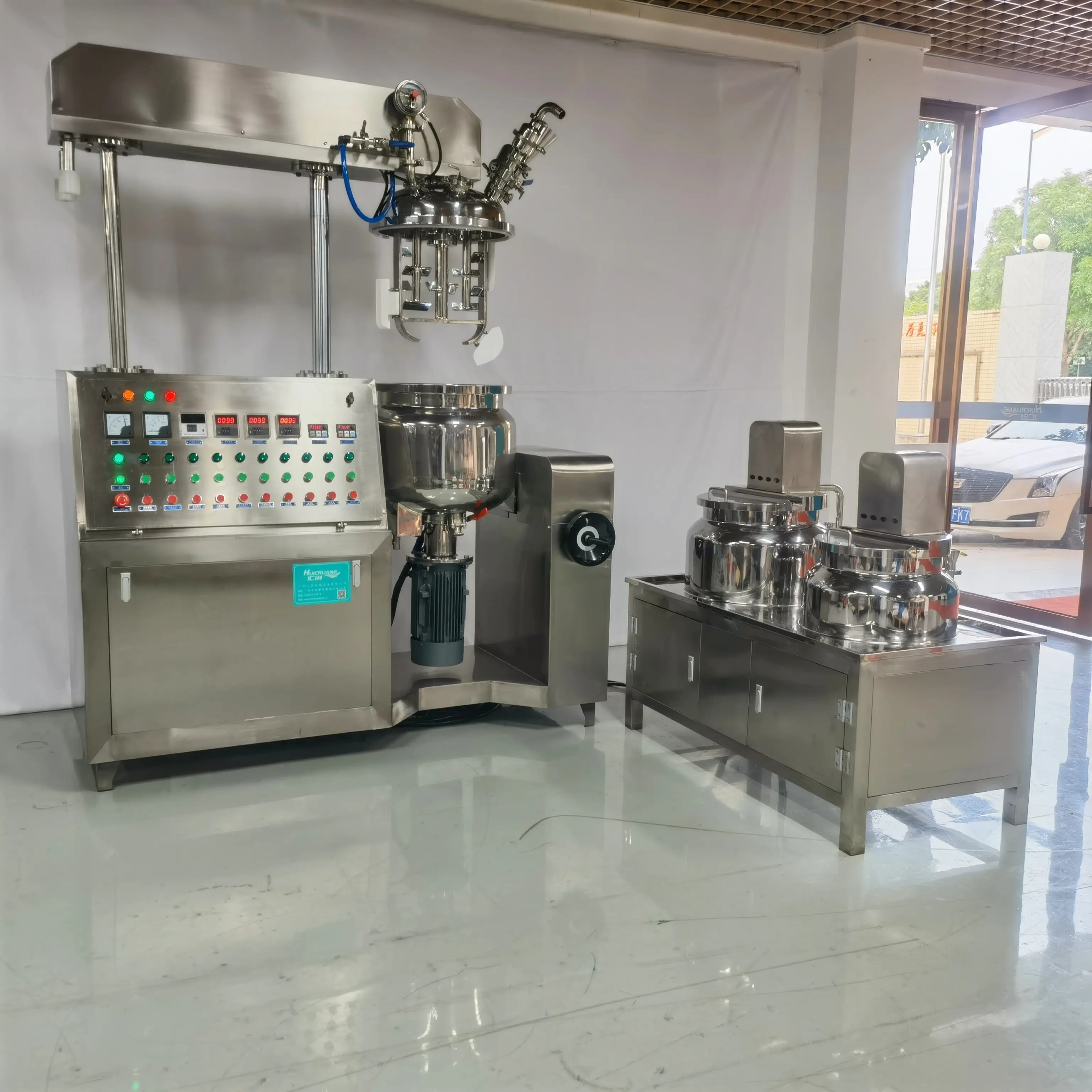 With Air Filtration Homogenizer 1000l Mixer Cosmetic Industrial Emulsifying Machine For Making Cream Body Lotion