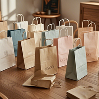 Sacs en papier kraft personnalisés avec logo imprimé, réutilisables et recyclables, avec poignées, pour l'emballage de vêtements, les expositions et les supermarchés (vente en gros)