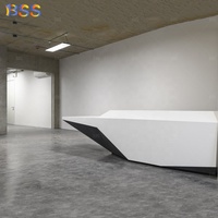 Table d'Accueil de Bureau, Design d'Intérieur, Haut de Gamme, Forme de Bateau Unique, Taille Personnalisée, Corian Blanc Moderne, Table d'Accueil de Bureau