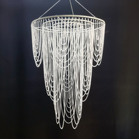 Décoration de scène de mariage pour salle d'événements : Décoration suspendue de plafond, perles, draperie lumineuse, toile de fond, lustres