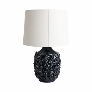 Lampada da tavolo con base in ceramica testurizzata e paralume in tessuto per l'arredamento di camera da letto e soggiorno - Product Image 4