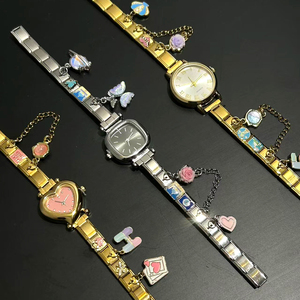 <span class=keywords><strong>Montre</strong></span> populaire à cadran en acier inoxydable avec breloques italiennes en forme de cœur, bracelet de <span class=keywords><strong>montre</strong></span> à breloques italiennes carrées, rondes et en forme de cœur - Product Image 1