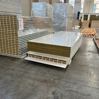 Panneaux sandwich isolés en laine de roche ignifuges pour murs extérieurs, insonorisants et écologiques avec surface en aluminium