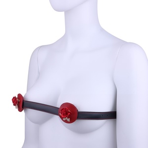QKKQ Nuevo Masajeador de Pezones con Púas Metálicas y Cuero PU, Estimulador de Pezones con Diseño de Rosa, Juguetes Sexuales para Mujeres y Hombres - Product Image 5