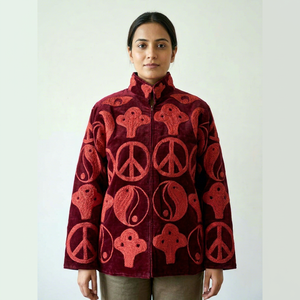เสื้อแจ็คเก็ตกำมะหยี่สีแดงเลือดหมูสำหรับผู้หญิง ปักลายหยินหยาง คอจีน ปิดแบบเปิด สวมใส่ในฤดูใบไม้ร่วง - Product Image 1