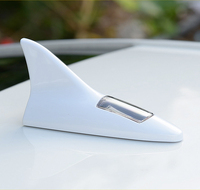 Antenne de voiture universelle en plastique à LED, type aileron de requin, à énergie solaire, pour signal radio, antenne de toit, avertissement de sécurité routière