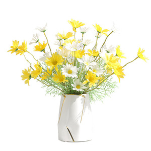 Bouquet de fleurs artificielles en soie Kch, marguerites blanches, jaunes et roses, réalistes, pour mariage et décoration intérieure - Product Image 4