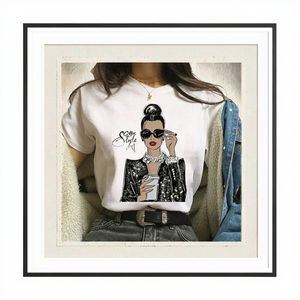 T-Shirt da Donna Best-Seller con Scollo Rotondo, Comoda e Ampia, Stampa Cartoon City Girl, Collezione Estiva, Dettagli in Pizzo e Rivetti, Vendita al Dettaglio e all'Ingrosso - Product Image 3