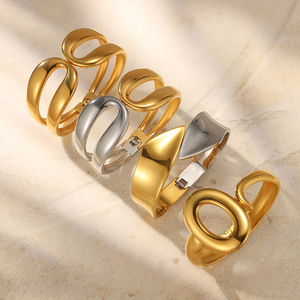 สร้อยข้อมือสปริงทรงเรขาคณิต สแตนเลสสตีล ดีไซน์เปิด สำหรับผู้หญิง - Product Image 3